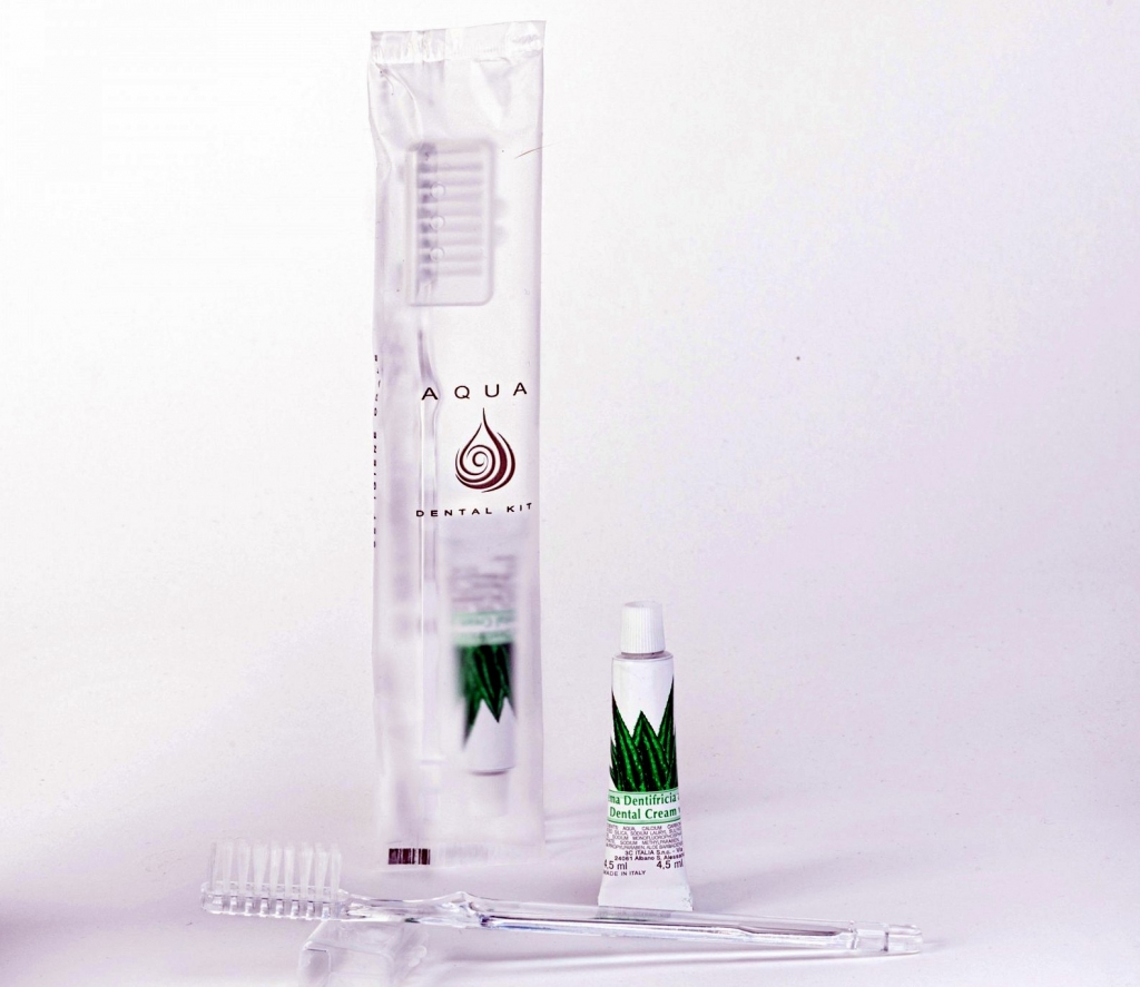 KIT HOTEL LINEA AQUA SET DENTI SPAZZ.+COPRIS+DENT.ML5x600p